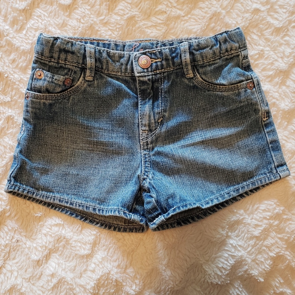Girls Levi's shorty shorts